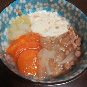 豆腐・人参・納豆の味噌汁